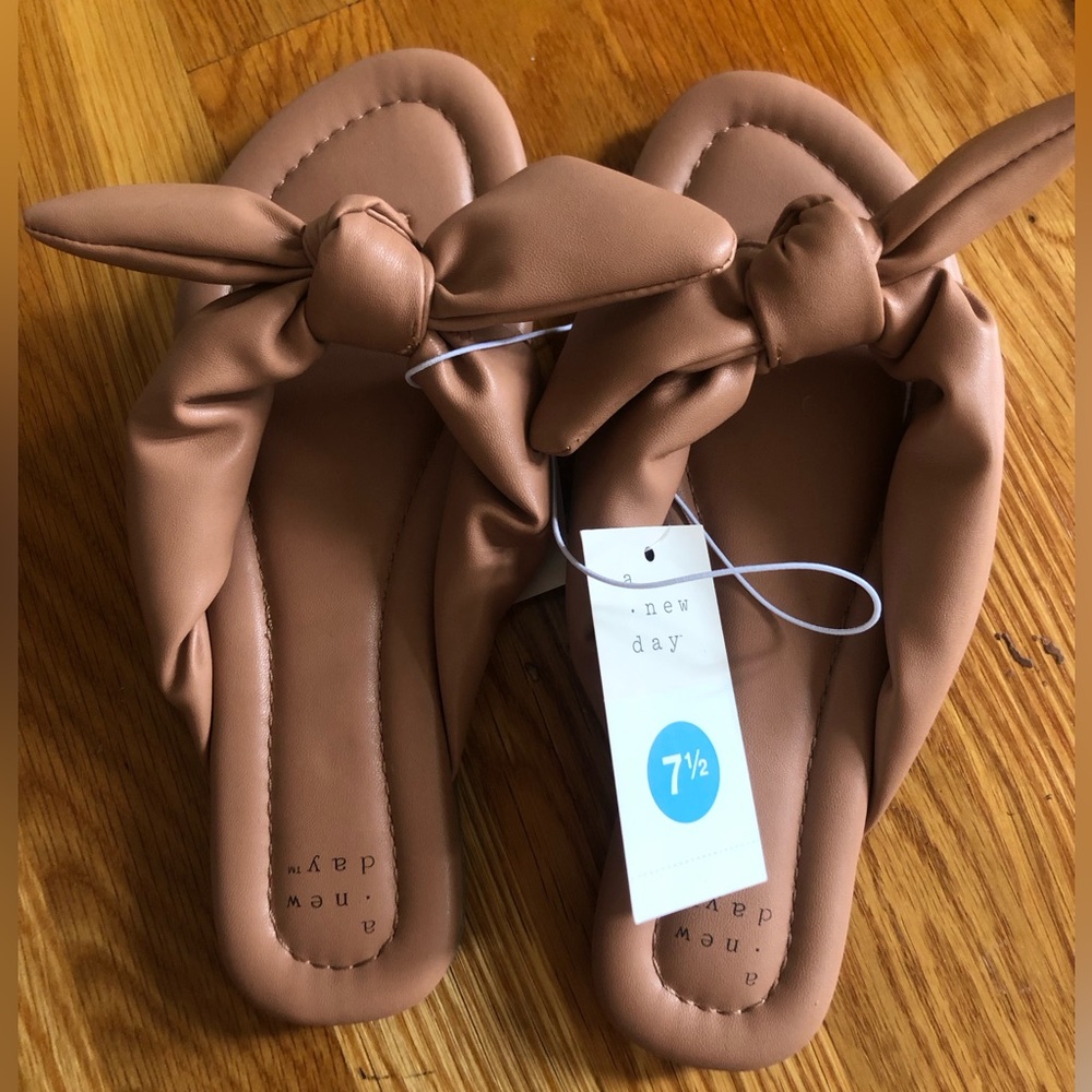 Brand new sandals size 7 1/2